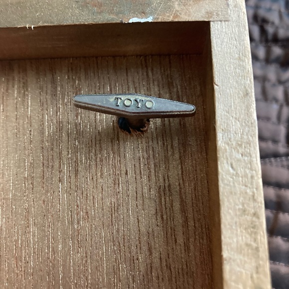 RARE Musical Florentine Jewelry Box, Handpainted, Gold, Floral, Pink Flowers - Picture 8 of 10